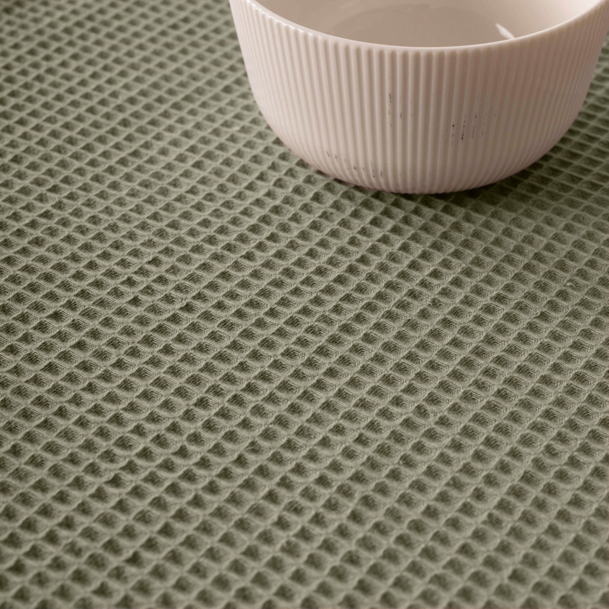 Camino de mesa Waffle Desert Sage 45x140 cm