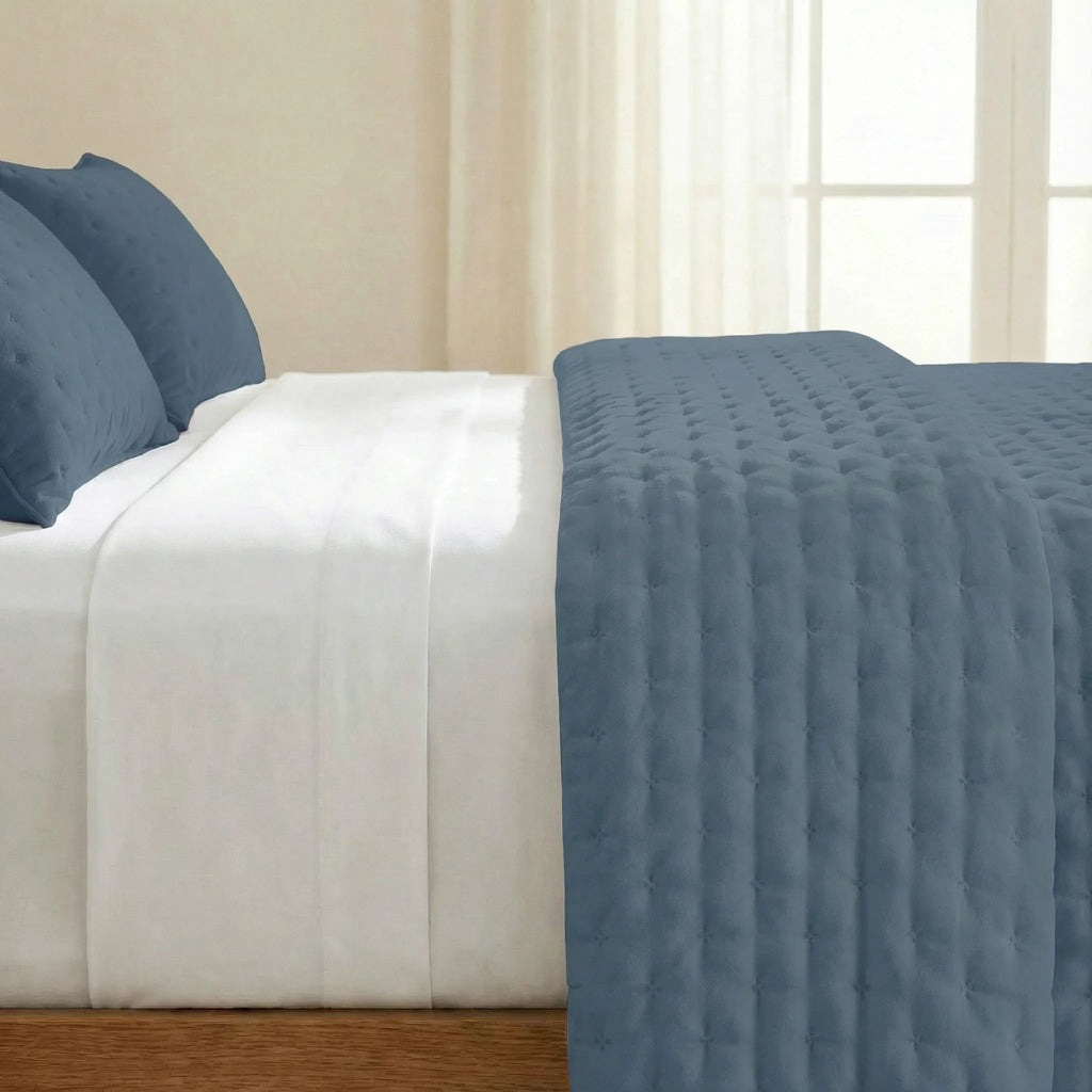 Plain quilted bedspread, Ash Blue, soft to the touch