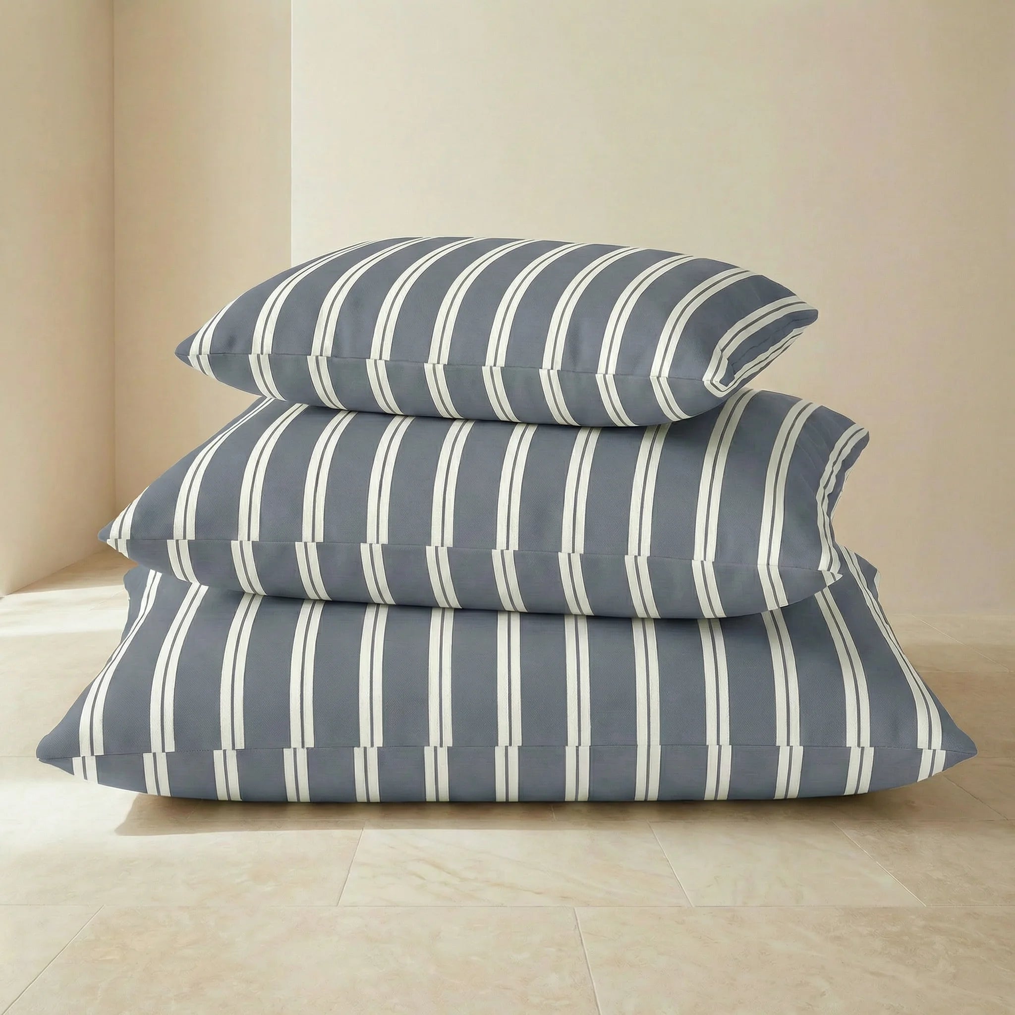 Chispa Stain-Resistant Removable Pet Bed