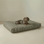 Cama para mascota gruesa y acolchada con acabado antimanchas Bolton 6