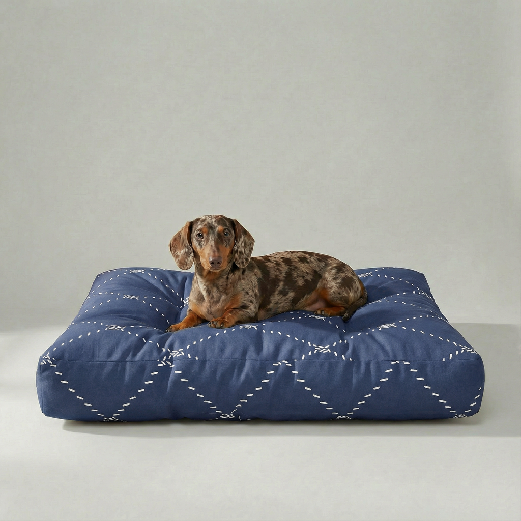 Cama para mascota gruesa y acolchada con acabado antimanchas Benicassim Marino