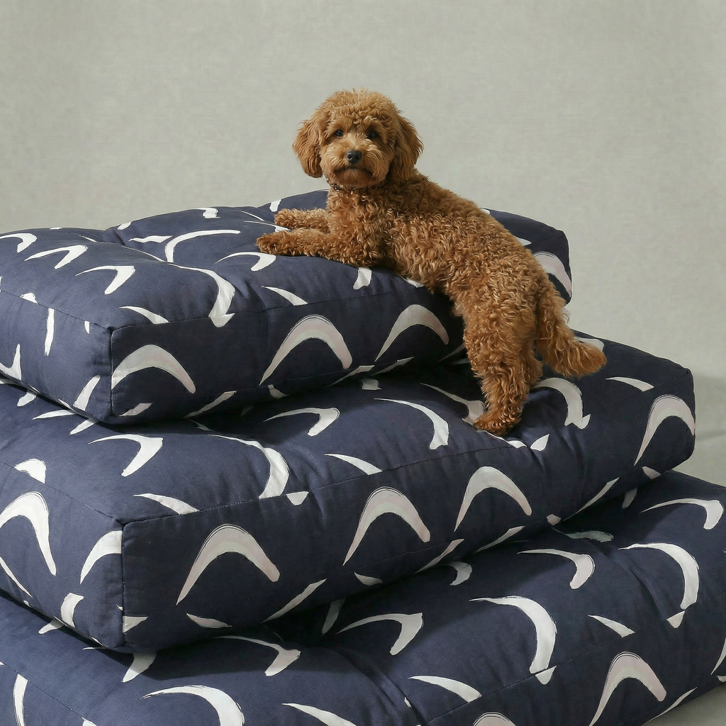 Coussin épais et rembourré pour animaux de compagnie avec finition anti-taches Calella Blue