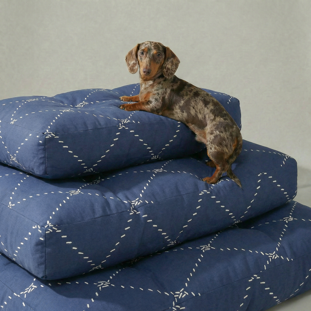 Cama para mascota gruesa y acolchada con acabado antimanchas Benicassim Marino