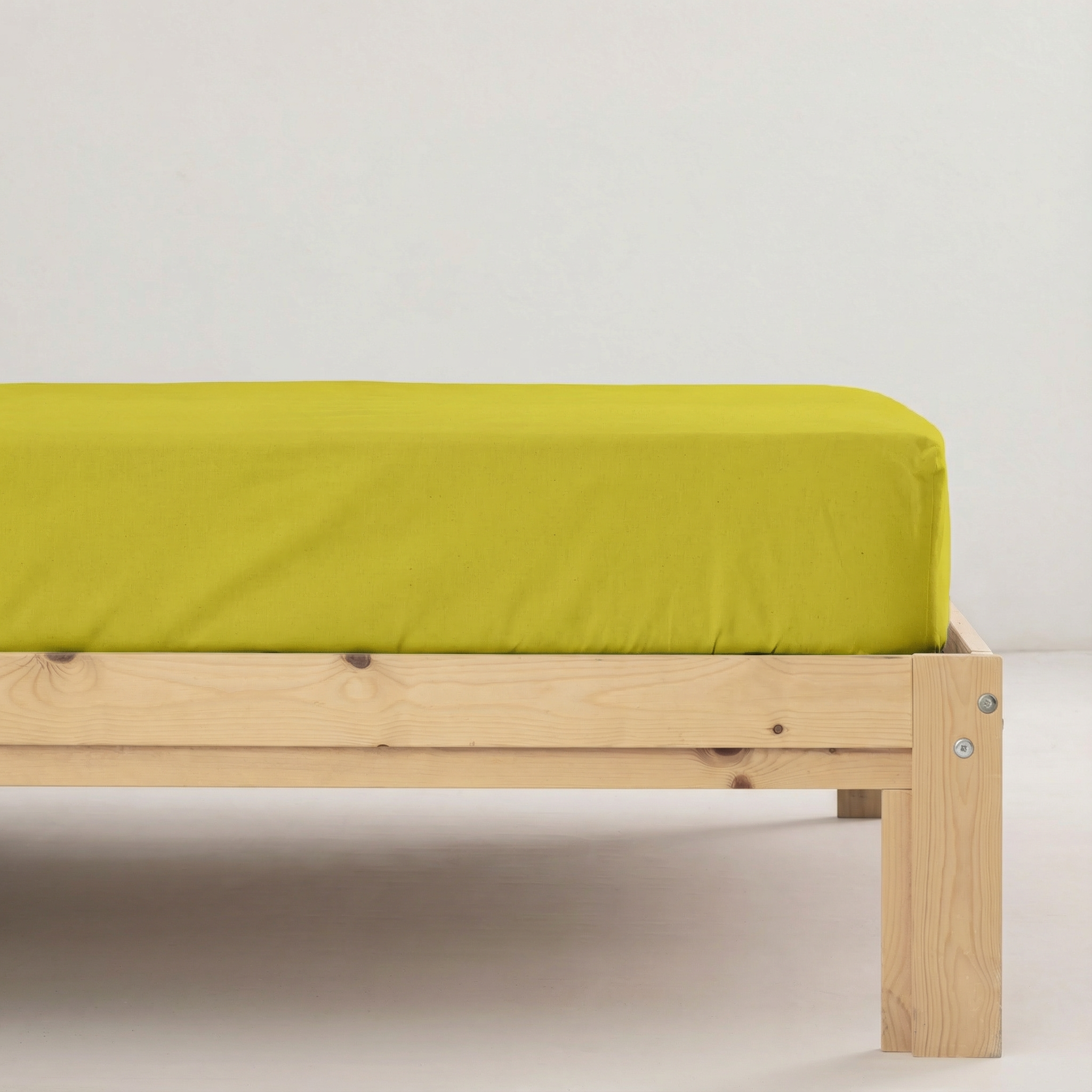 Plain fitted sheet, light green, 100% cotton