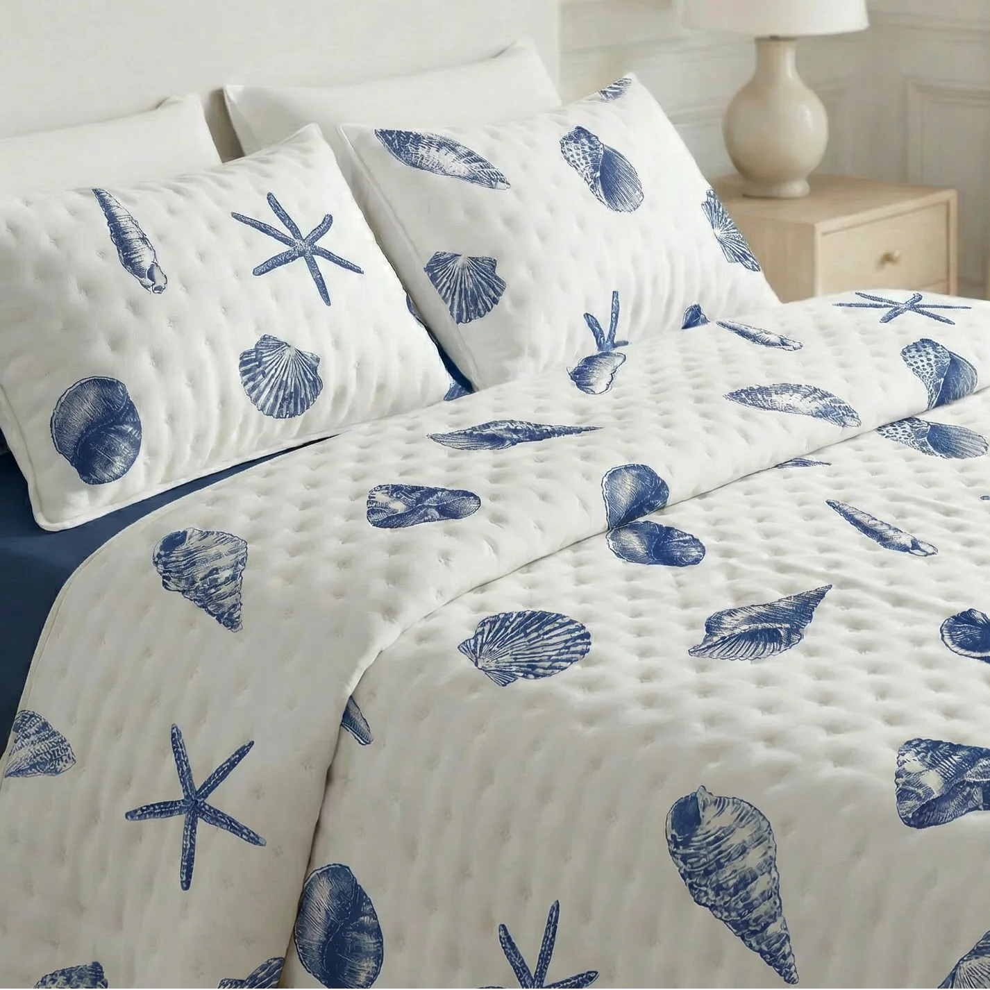 Dénia printed bedspread with a soft feel