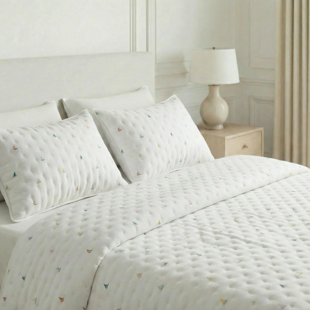 Gandia printed bedspread with a soft feel