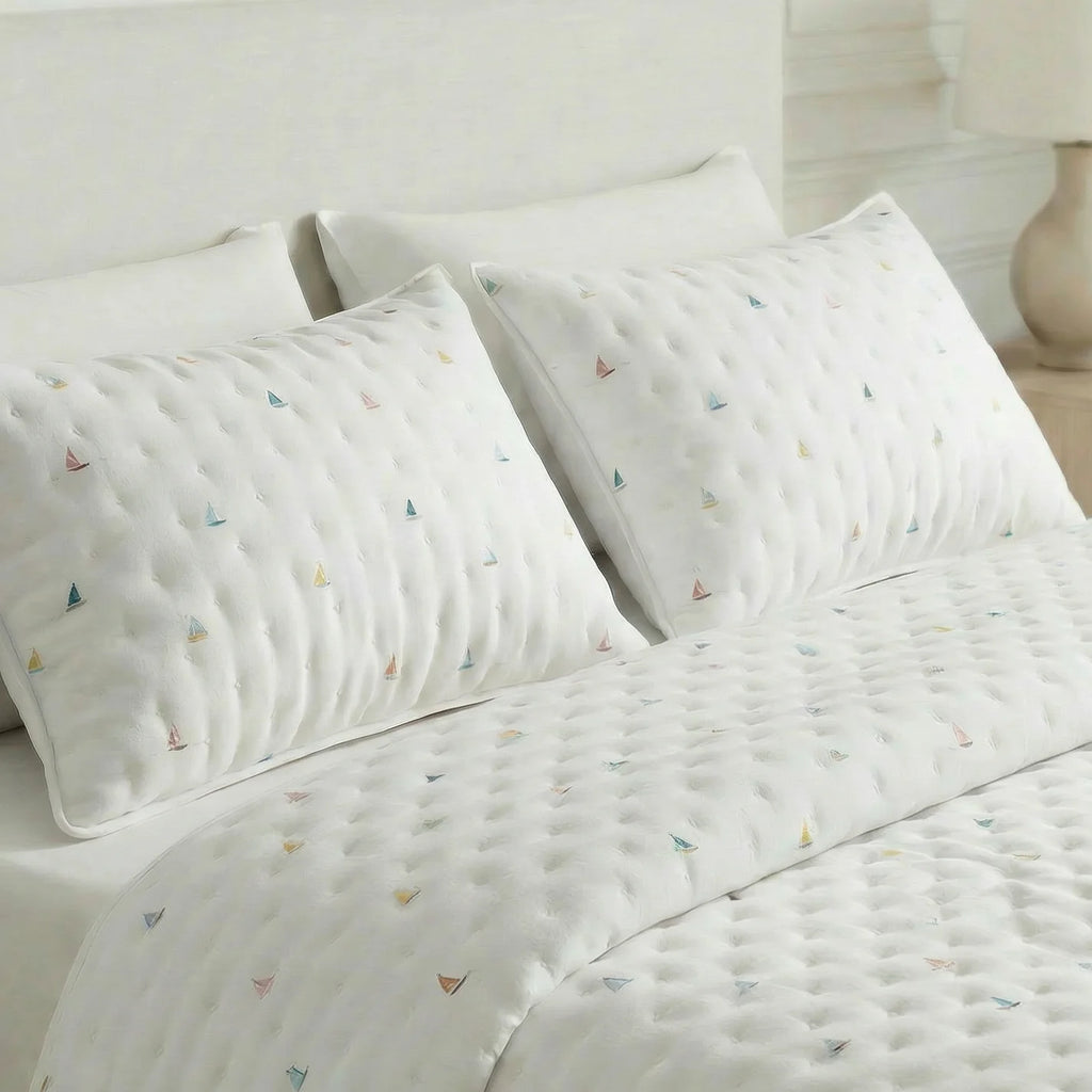 Gandia printed bedspread with a soft feel