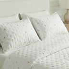 Gandia printed bedspread with a soft feel