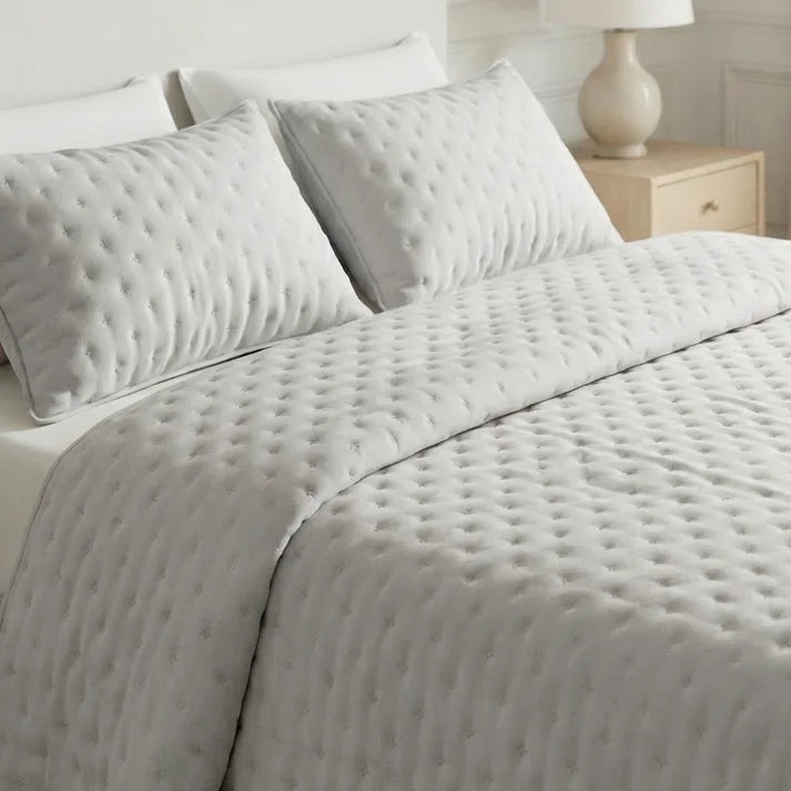 Couvre-lit matelassé uni, gris argenté, doux au toucher