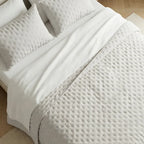 Couvre-lit matelassé uni, gris argenté, doux au toucher