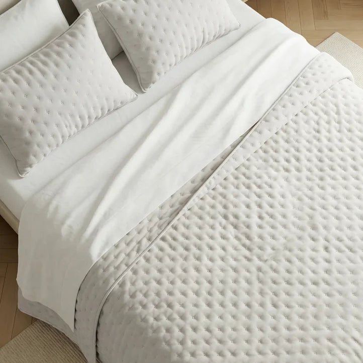 Couvre-lit matelassé uni, gris argenté, doux au toucher