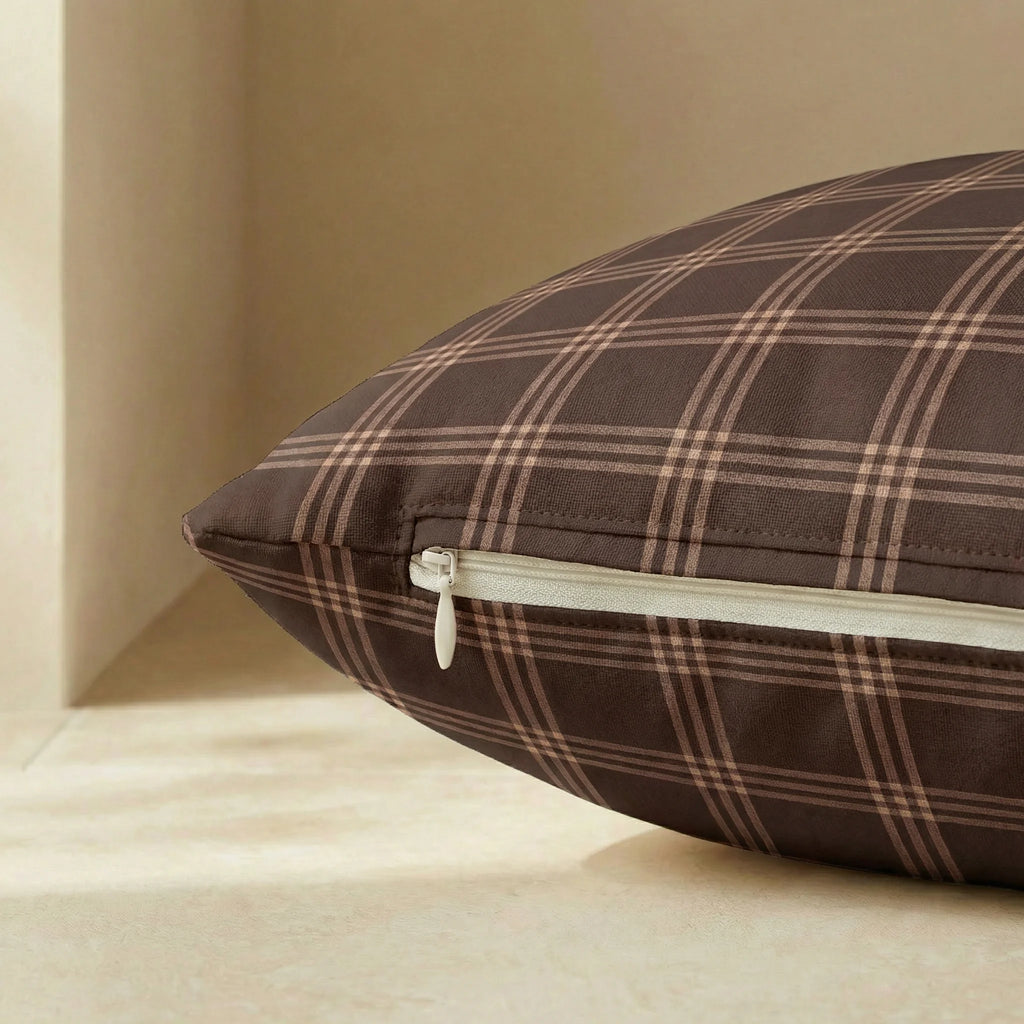 Gus stain-resistant pet bed with removable cover
