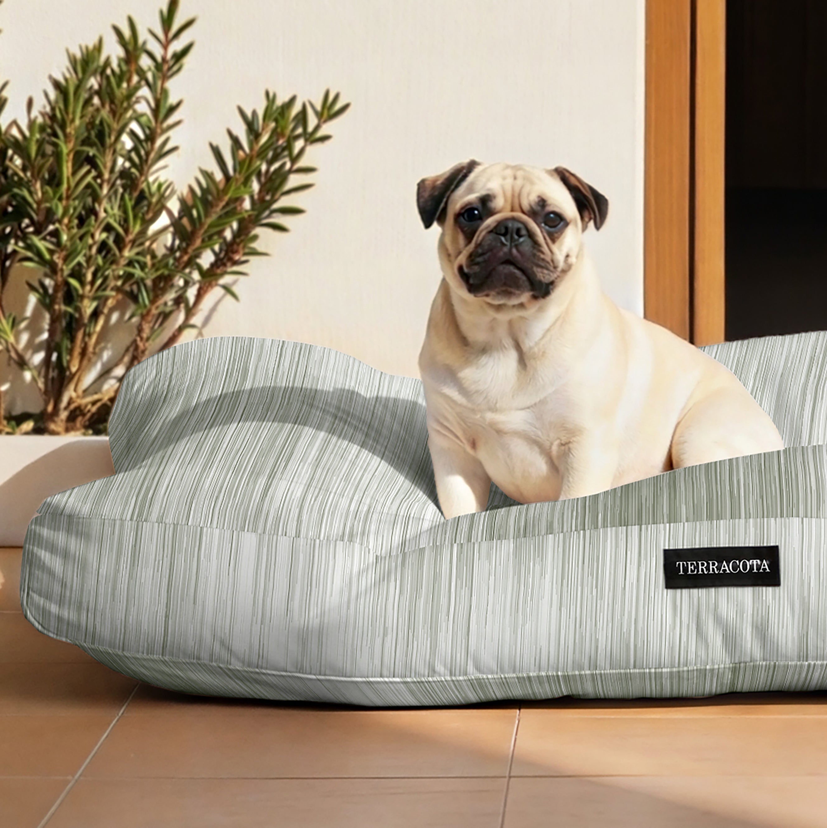 Thick, padded, stain-resistant pet bed Lluc Green