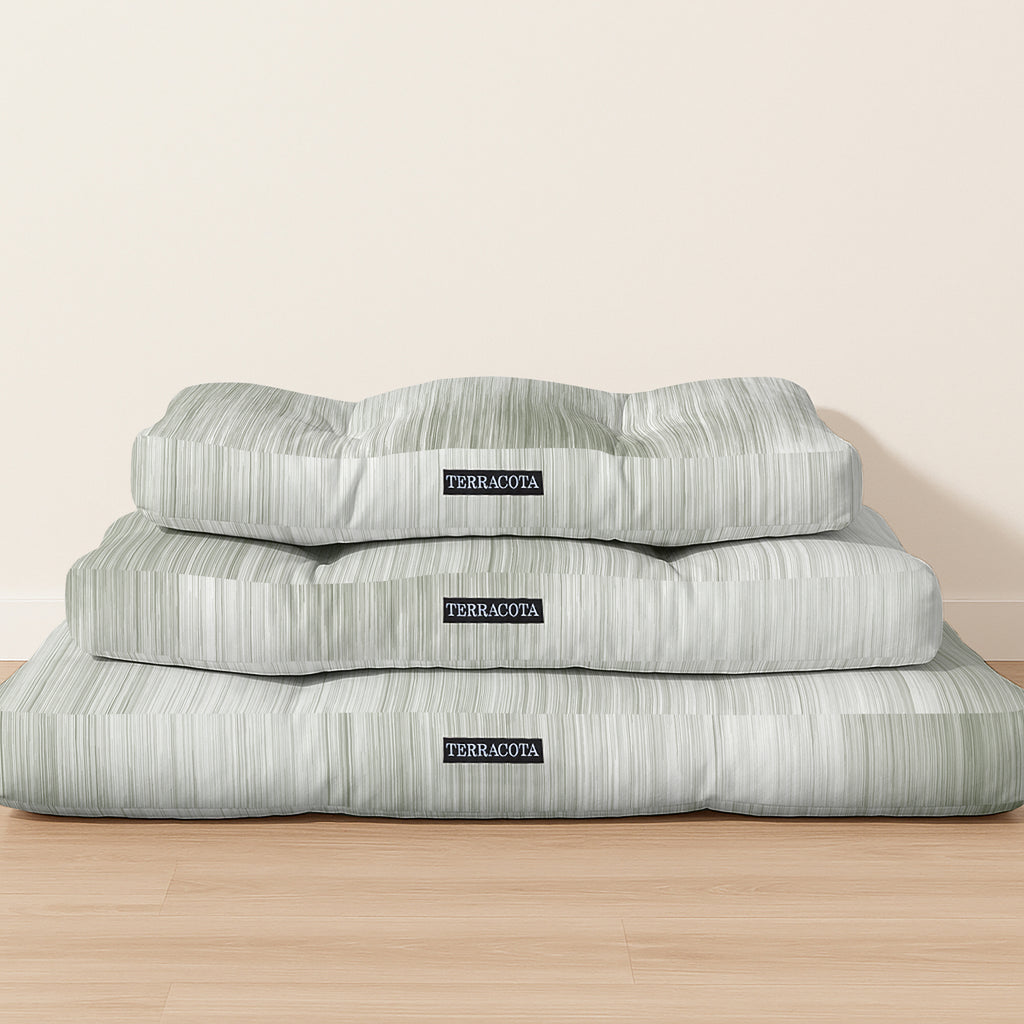 Thick, padded, stain-resistant pet bed Lluc Green