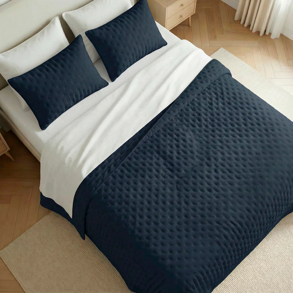 Couvre-lit matelassé uni, bleu marine, doux au toucher