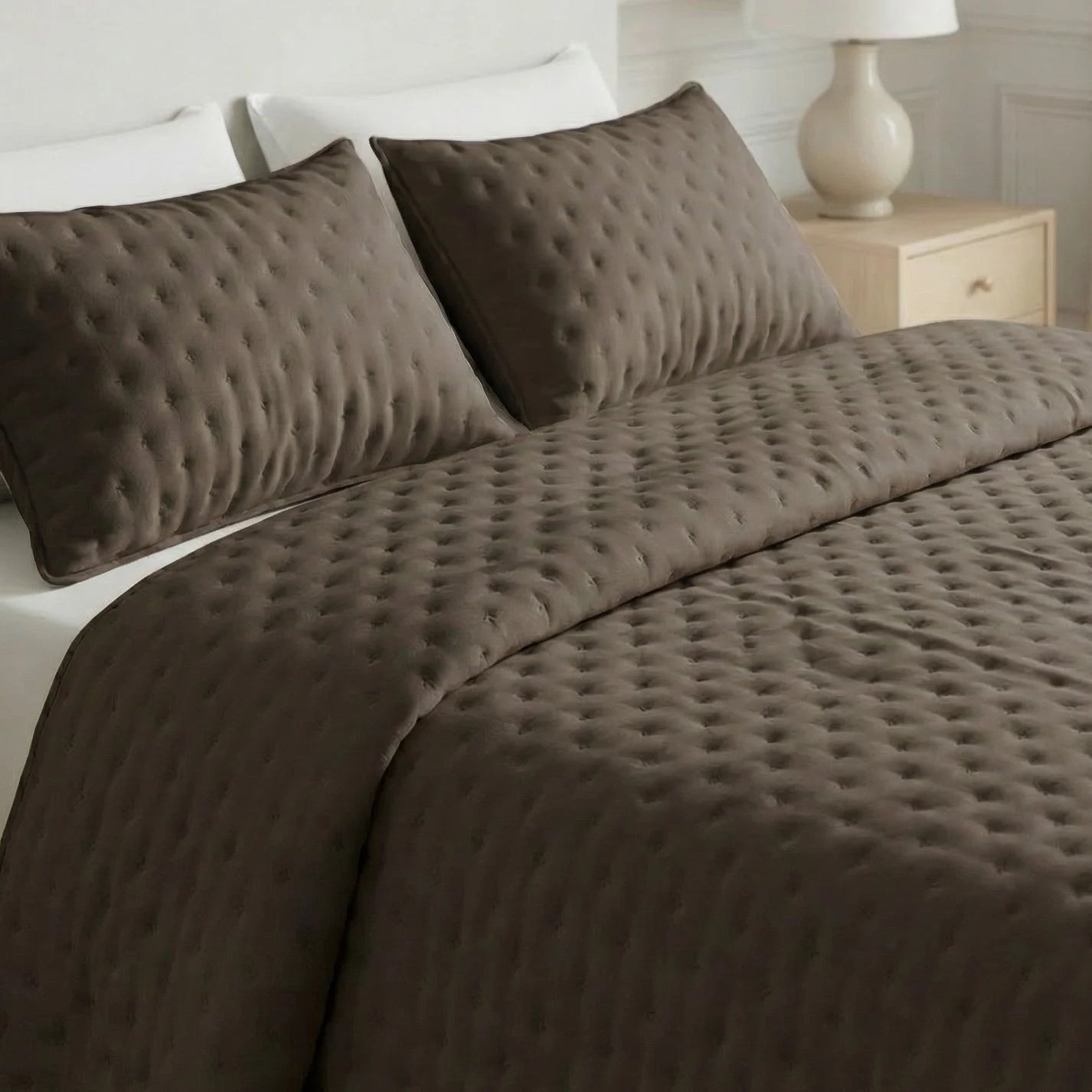 Couvre-lit matelassé uni, marron foncé, doux au toucher