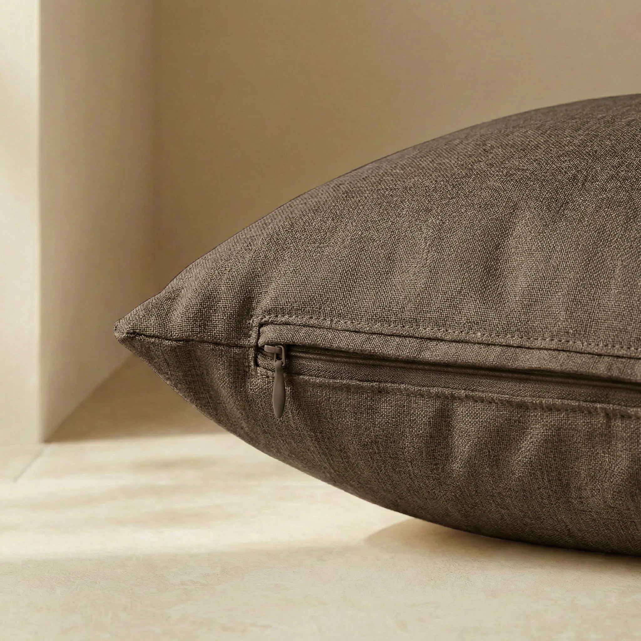 Stain-resistant removable pet bed Mocha Brown