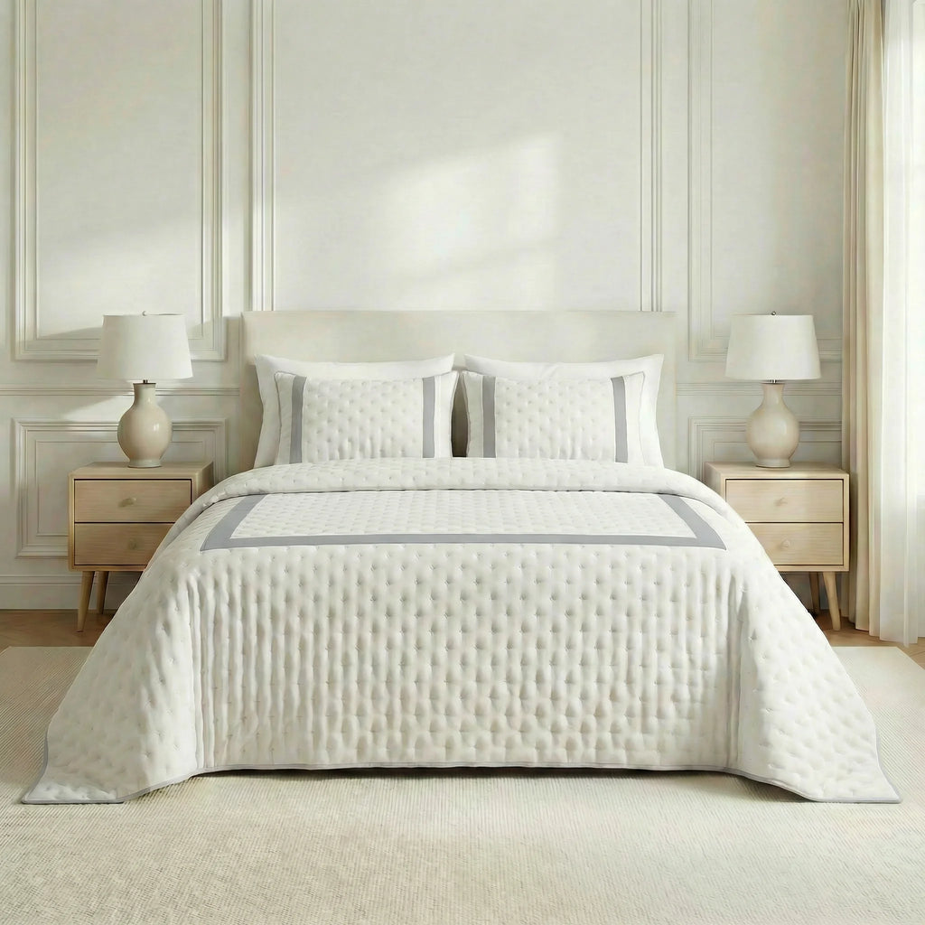 Portixol Silver printed bedspread with a soft feel