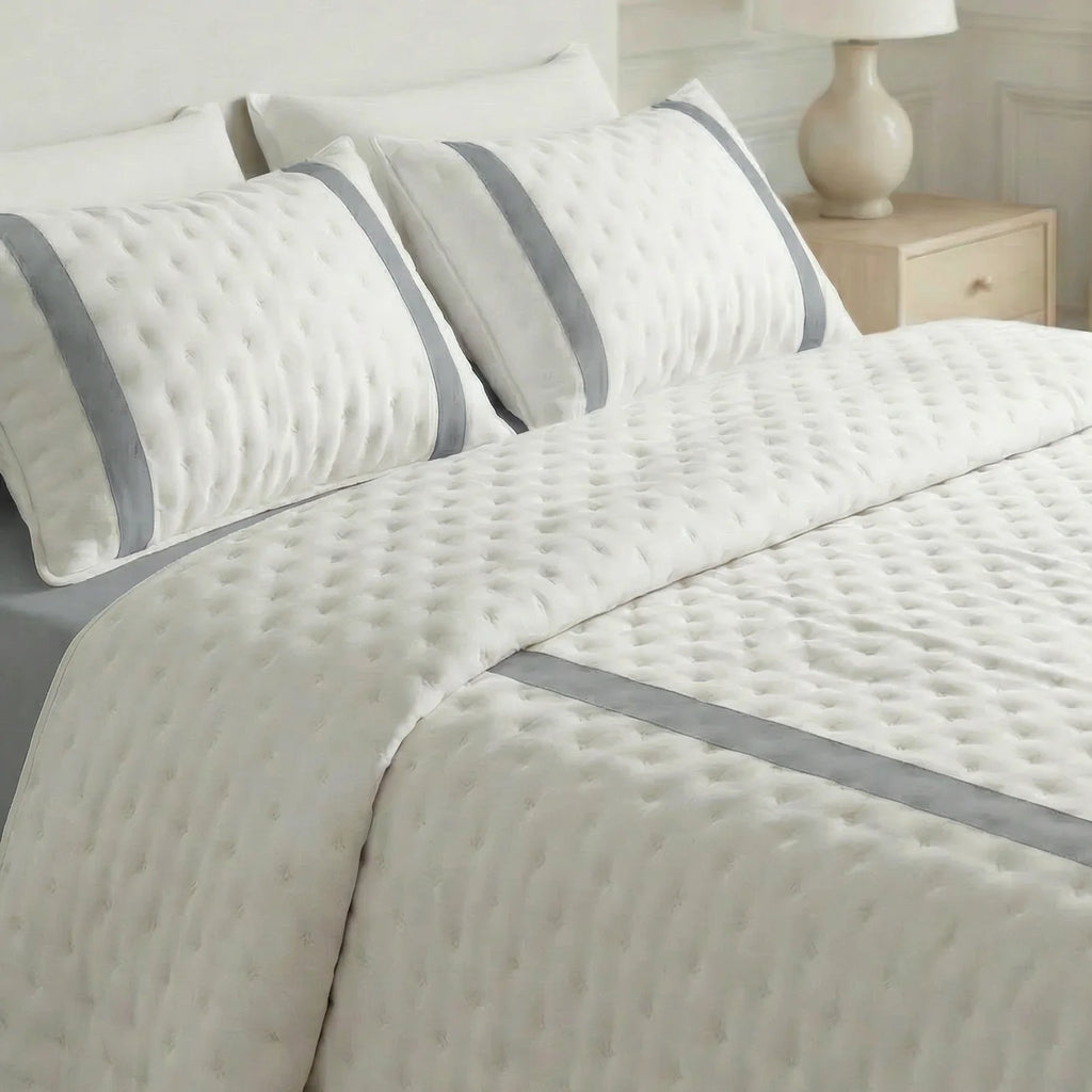 Portixol Silver printed bedspread with a soft feel