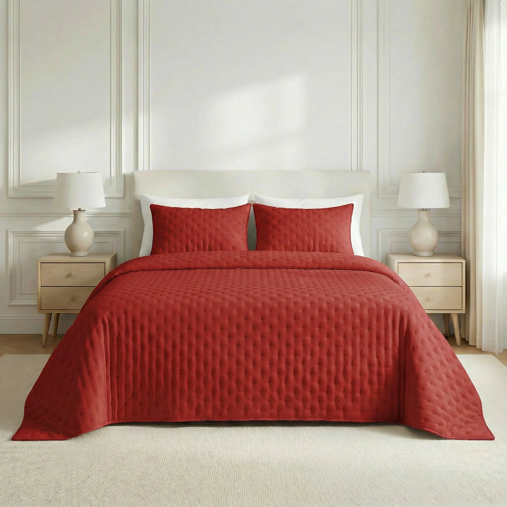 Plain quilted bedspread, red, soft to the touch