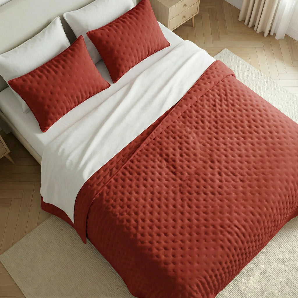Plain quilted bedspread, red, soft to the touch