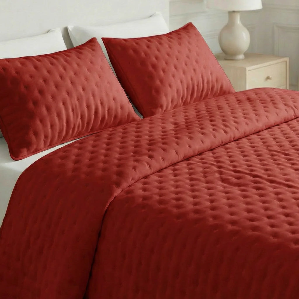 Plain quilted bedspread, red, soft to the touch