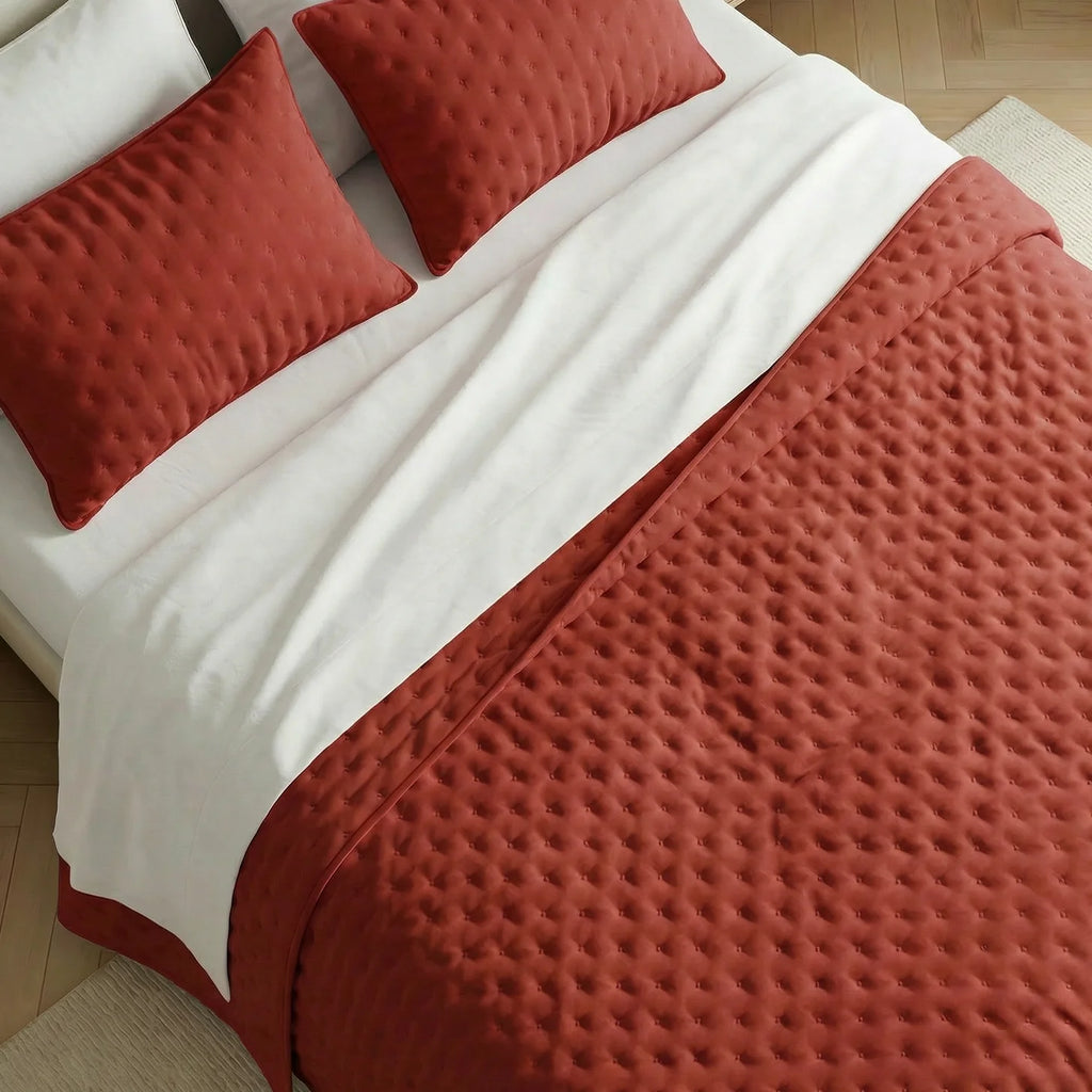 Plain quilted bedspread, red, soft to the touch