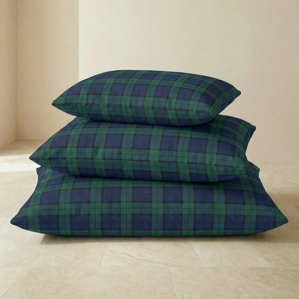 Romo Stain-Resistant Removable Pet Bed
