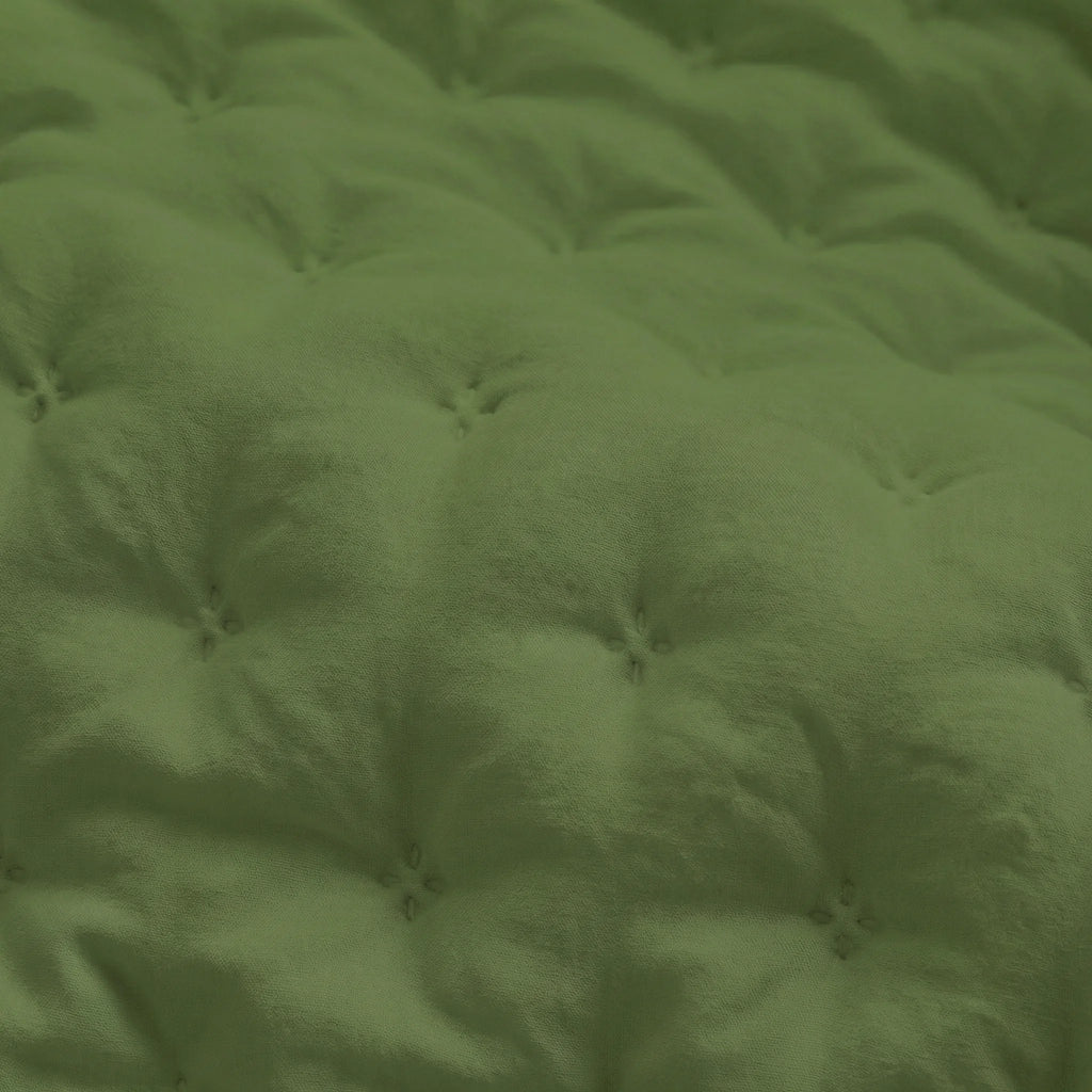 Clover quilted plain bedspread, soft to the touch