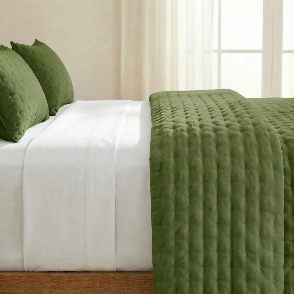 Clover quilted plain bedspread, soft to the touch