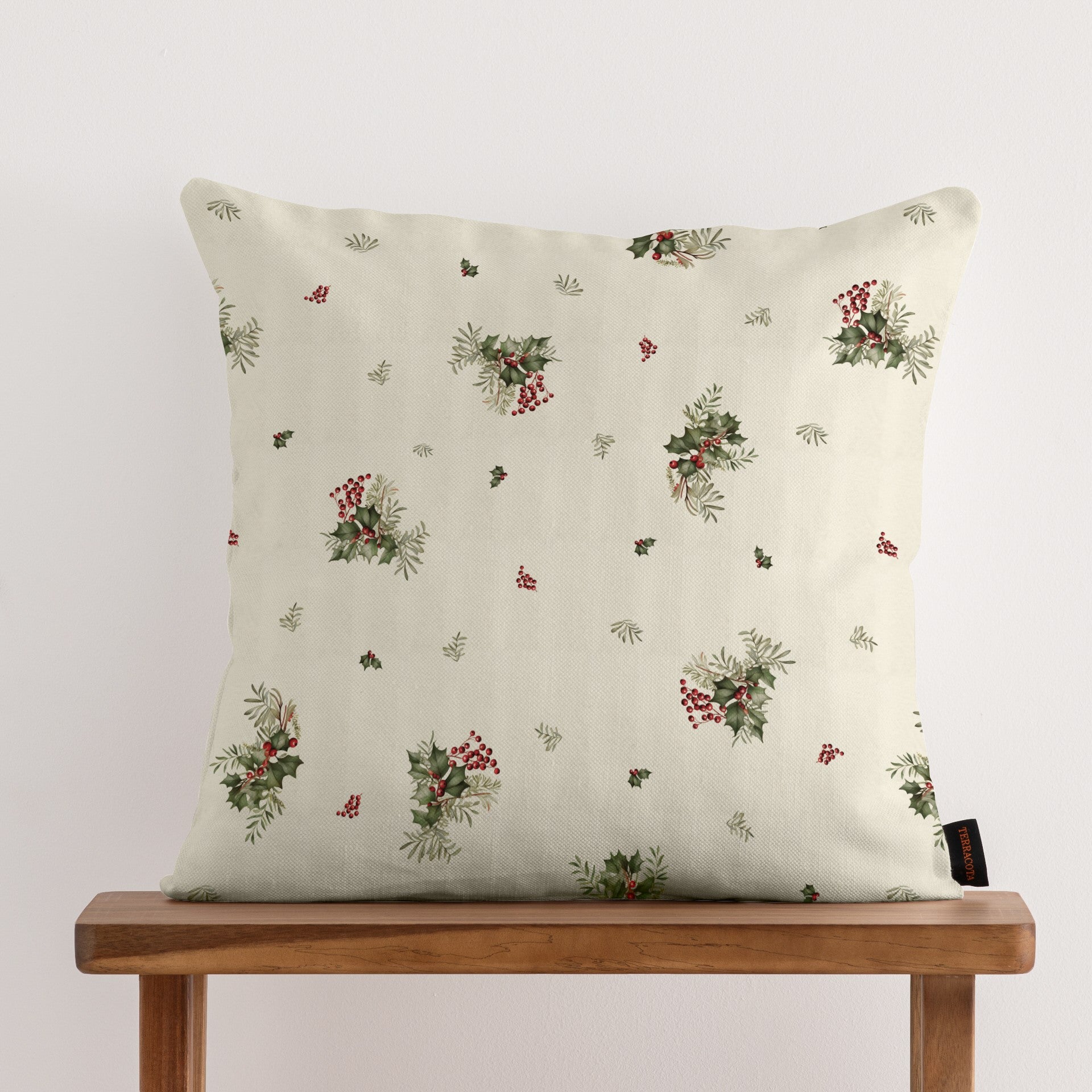 100% cotton Winter Holly cushion cover 50x50 cm
