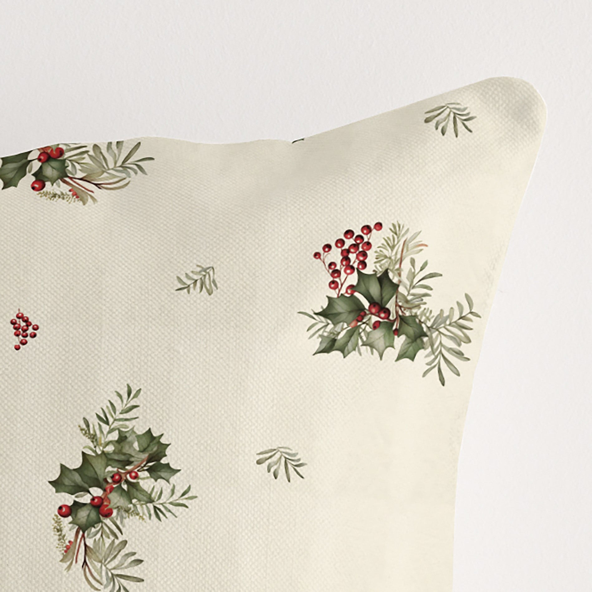 100% cotton Winter Holly cushion cover 50x50 cm