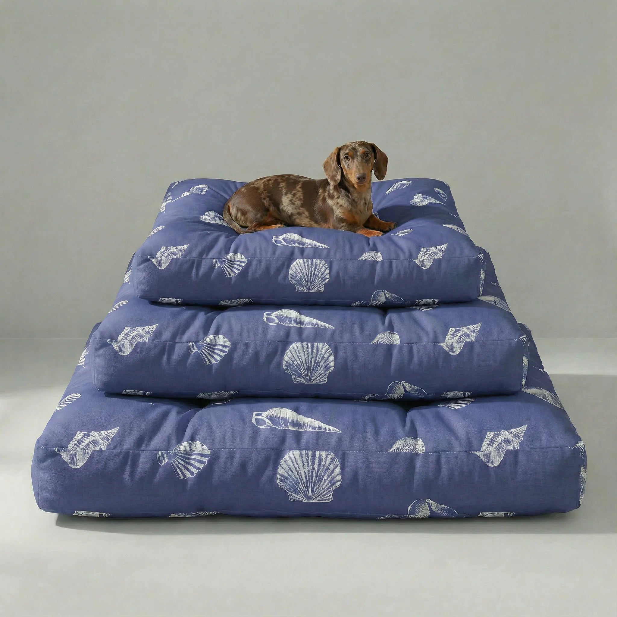 Couchage épais et rembourré pour animaux de compagnie avec finition anti-taches Dénia