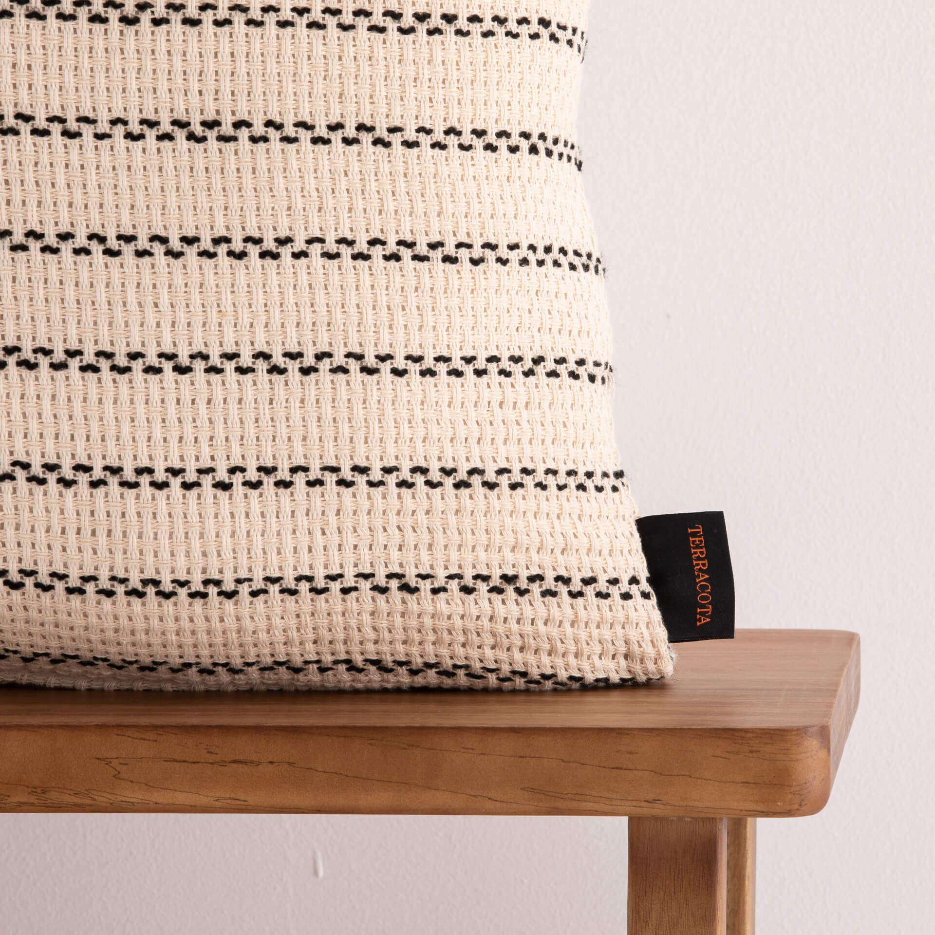 Funda de cojín jacquard 30x50 cm Agres Negro 1