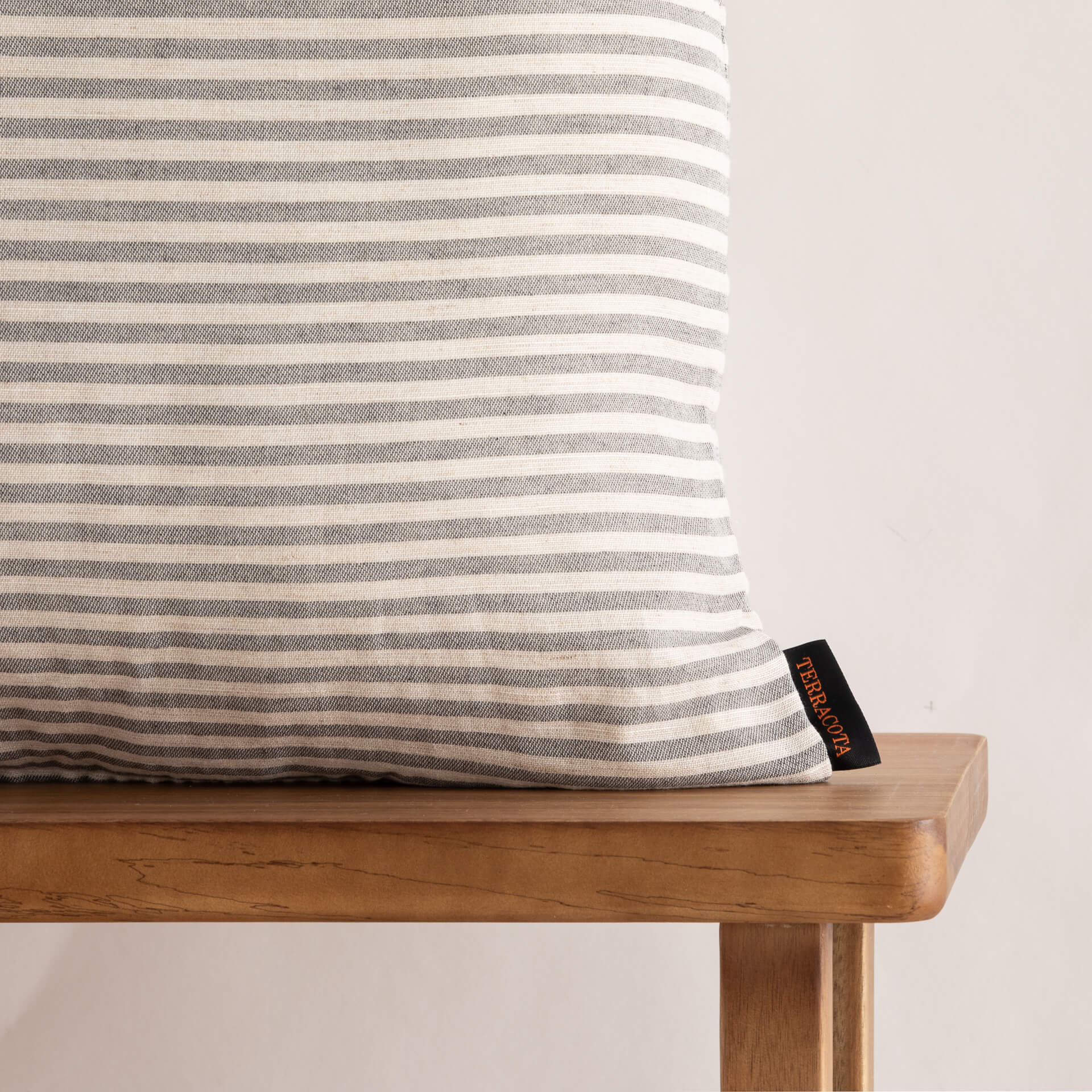 Funda de cojín jacquard 50x50 cm Jávea Mediana Marengo 1