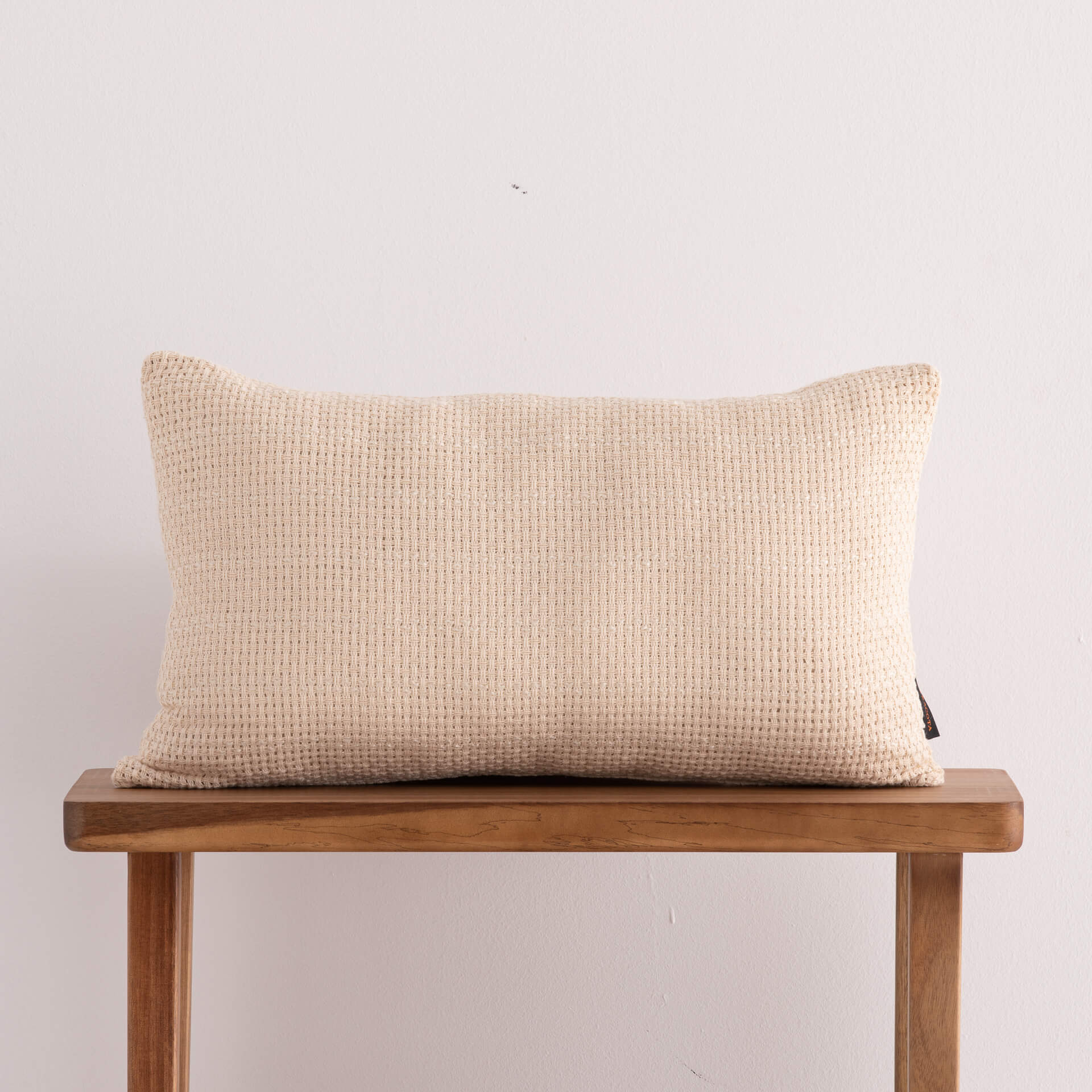 Funda de cojín jacquard 30x50 cm Agres Hueso 0