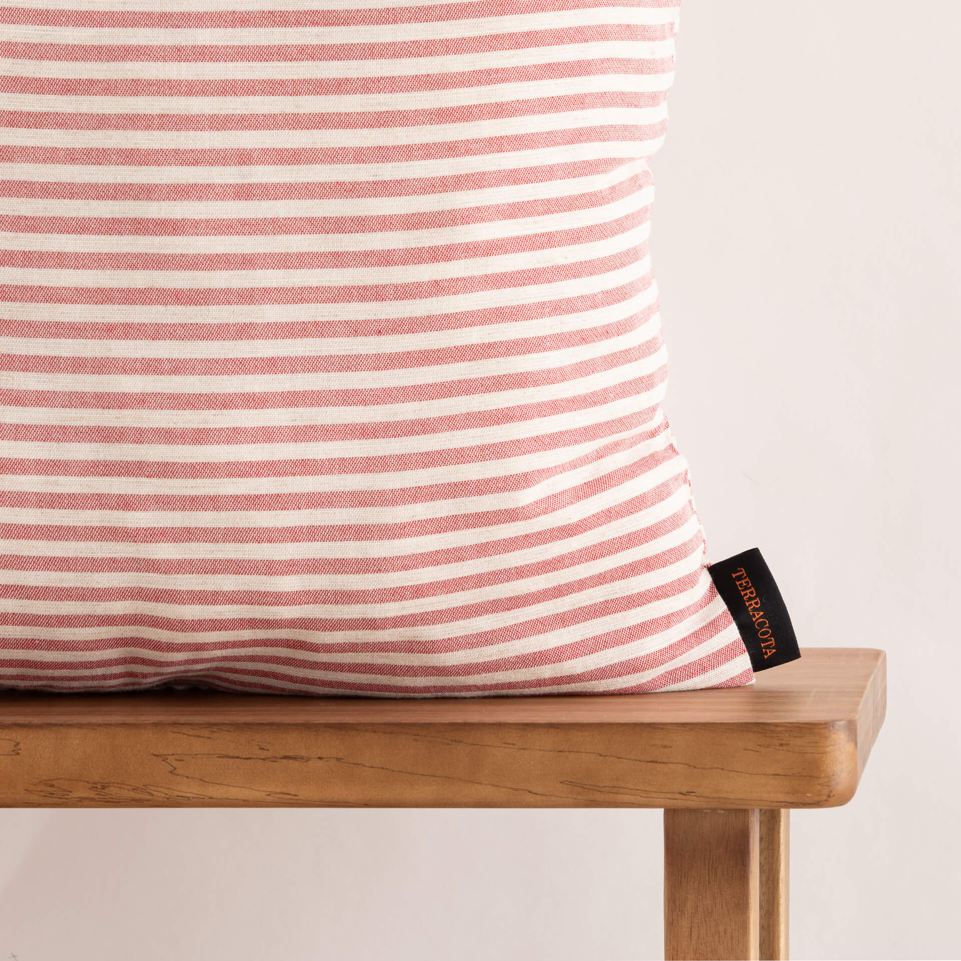 Funda de cojín jacquard 30x50 cm Jávea Mediana Granate 1