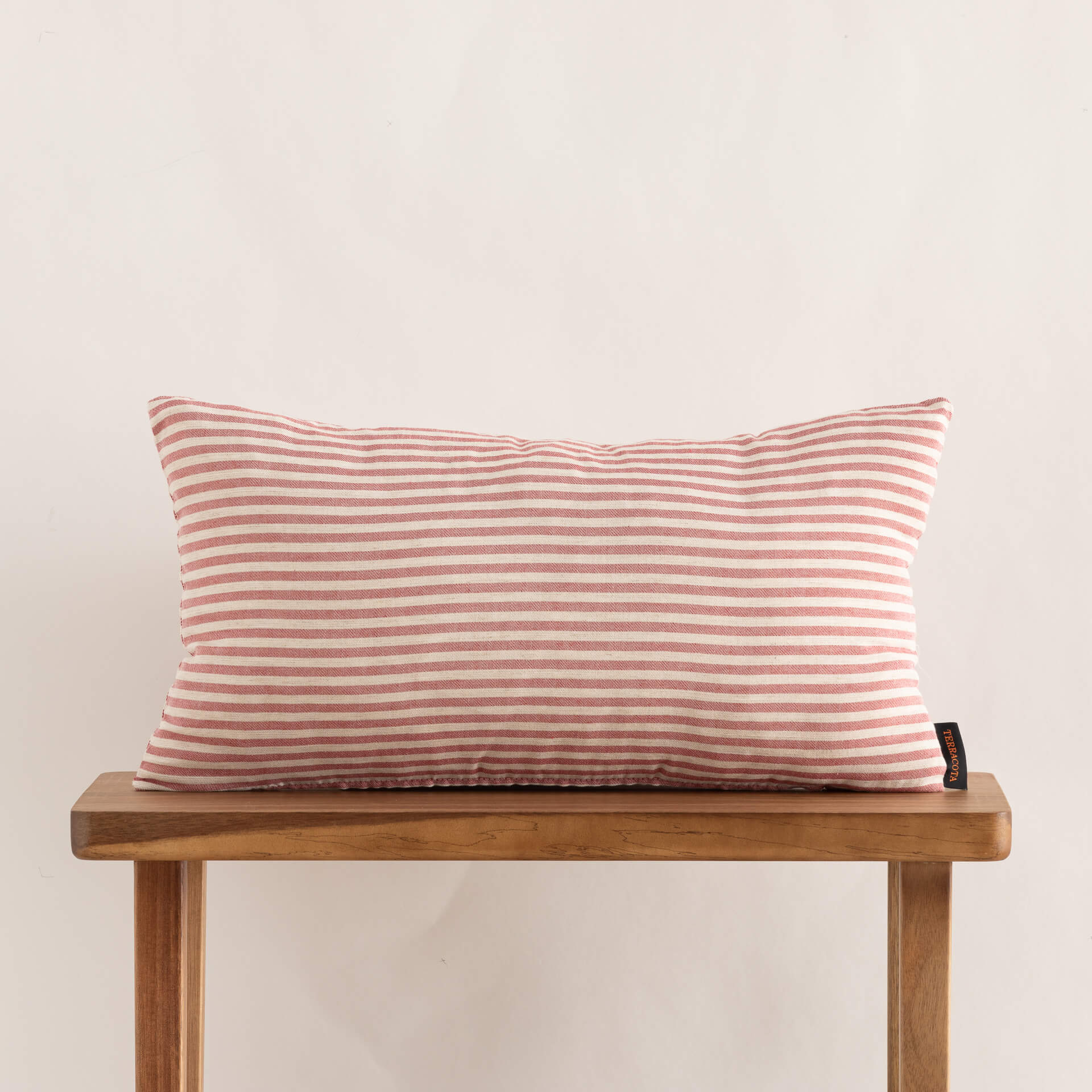 Funda de cojín jacquard 30x50 cm Jávea Mediana Granate 3