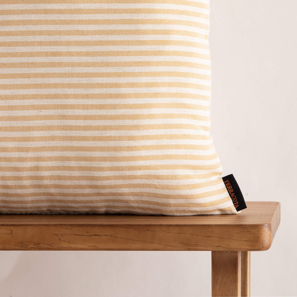 Funda de cojín jacquard 50x50 cm Jávea Mediana Amber Gold 1