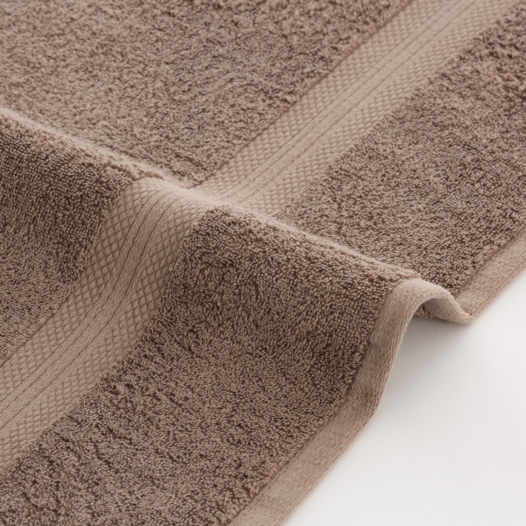 Toalla 100% algodón peinado 650 gr. Taupe